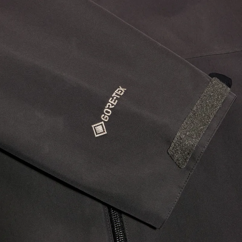 BERGHAUS Bramblefell Gore-Tex Waterproof Jacket in Grey/Black-3