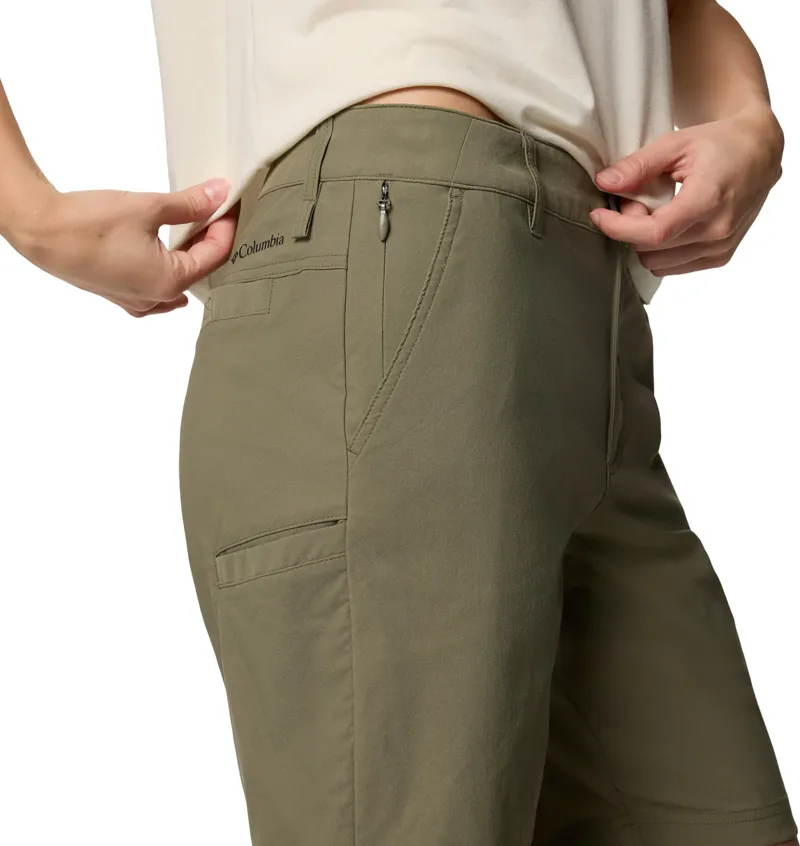 COLUMBIA Womens's Leslie Falls Long Hiking Short in Stone green-2