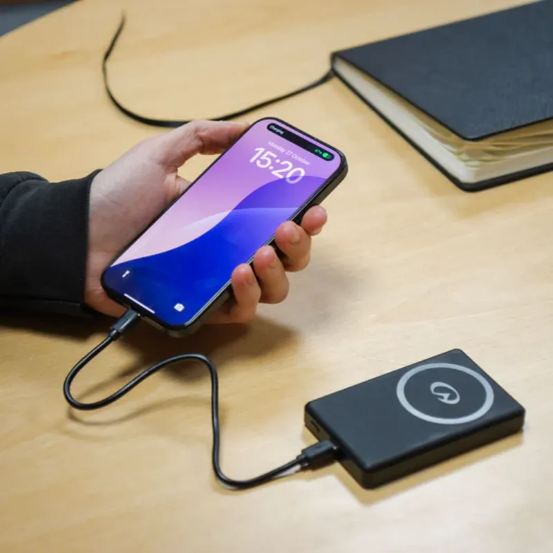 LIFESYSTEMS Ultra Slim Wireless Powerbank-2