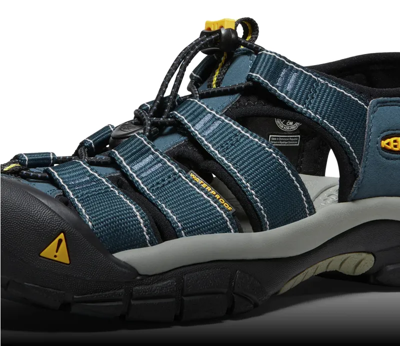 KEEN Newport Sandal in Raven/Aluminium-6