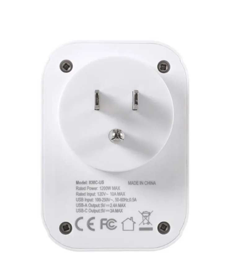 Lifeventure World to US Travel Adaptor with USB and USB C-1